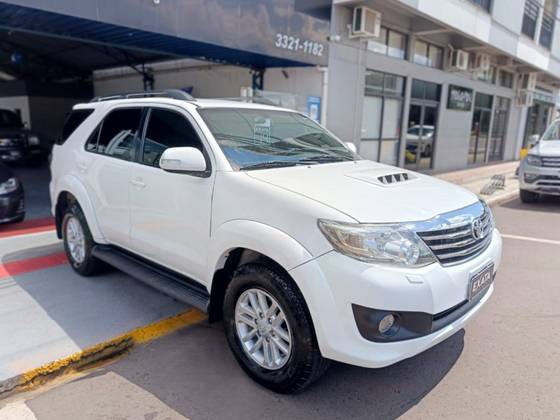 TOYOTA HILUX SW4 3.0 SRV 4X4 16V TURBO INTERCOOLER DIESEL 4P AUTOMÁTICO